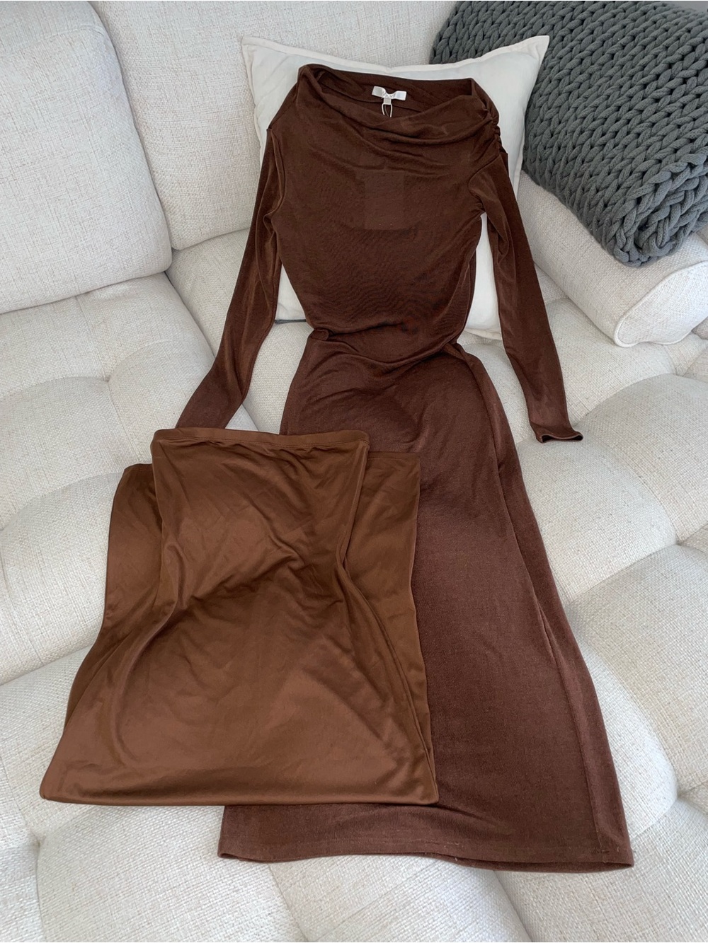 NWT Wayf Everly Off the Shoulder Slinky Midi Long Sleeve Dress Brown MSRP $98